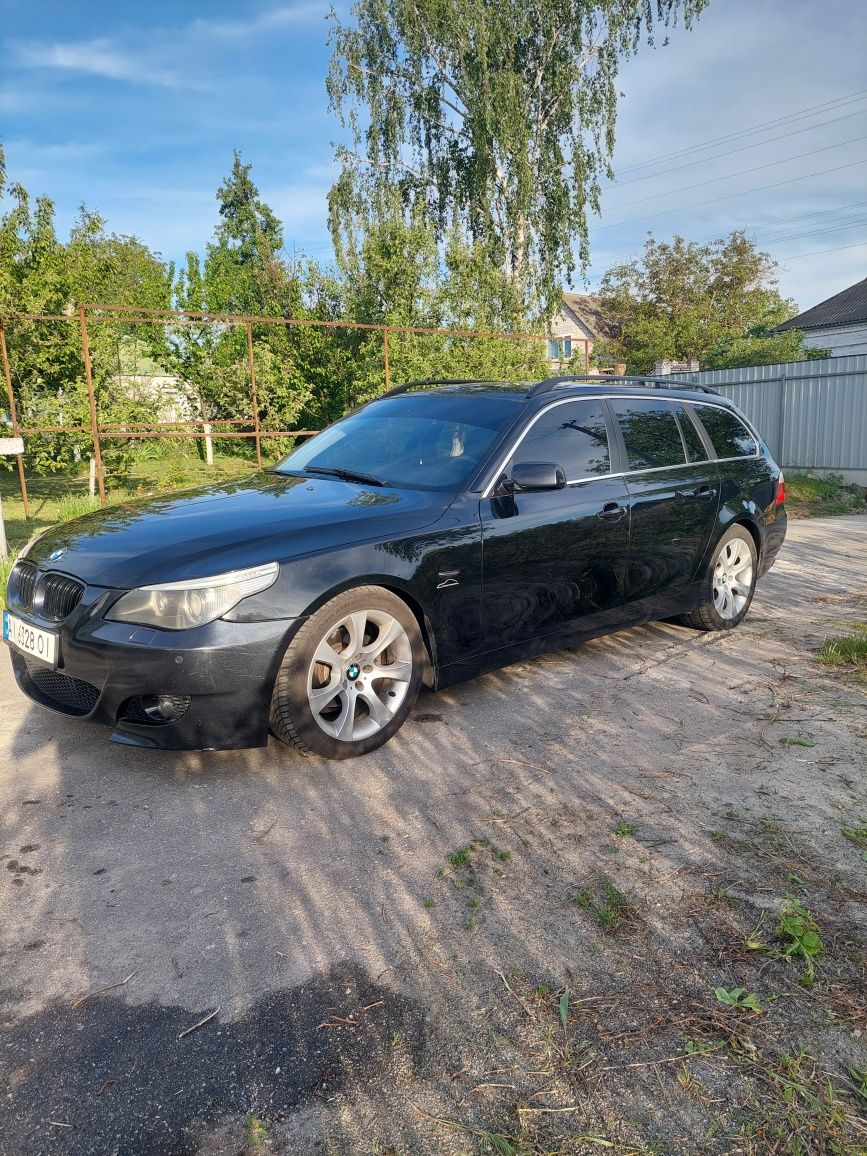 BMW 525 в кузові e61