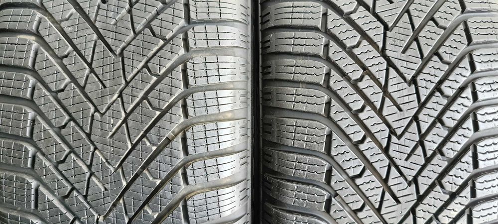 2X 225/45R17 94V/Pirelli Winter Cinturato 2 107E