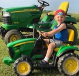 Traktor JOHN DEERE na akumulator z przyczepką. Traktorek dla dzieci