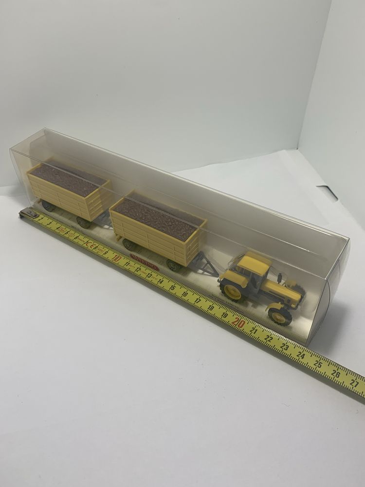 Tractor com reboques da Wiking 1/87