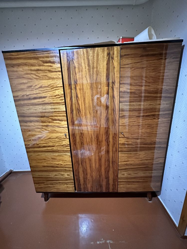 Продам шифонер хорошее состояние