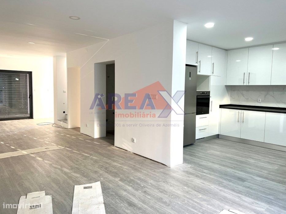 Moradia em banda, T3. Pronta a habitar!