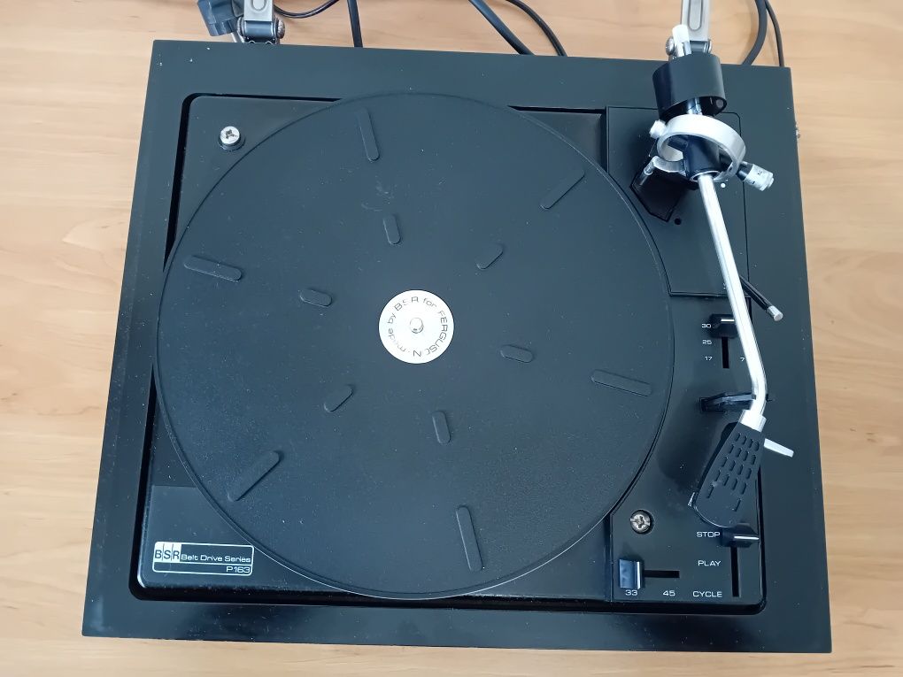Gira discos BSR  P163