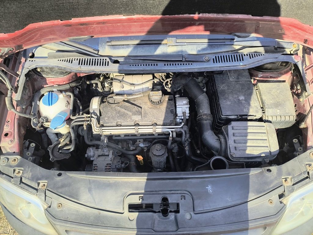 VW Caddy 2.0SDI 2004r. 5 osób / hak