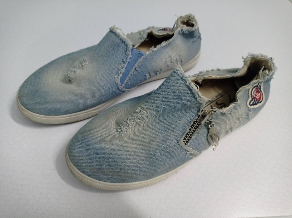 Жіночі мокасини джинсові розмір 36
Устілка 22,5см.
В гарному ст