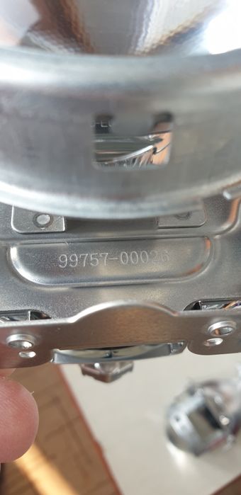 Линзы ксенон оригинал ближнего света Тойота Прадо 150