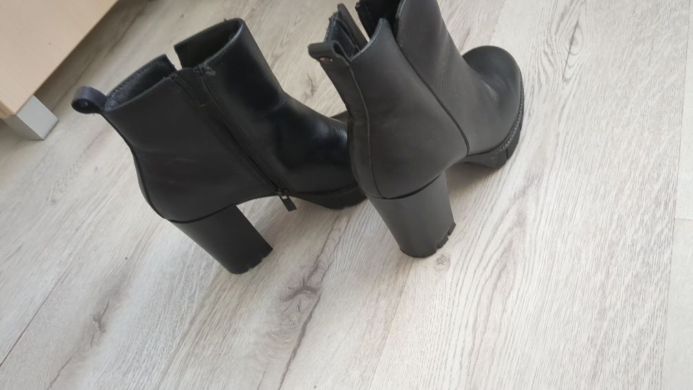 Lasocki skóra naturalna skórzane botki buty koturna słupki 39 eleganck