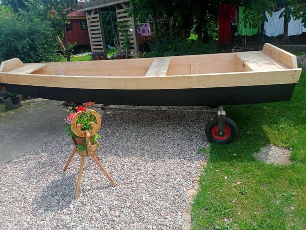 Łódka wędkarska drewniana
