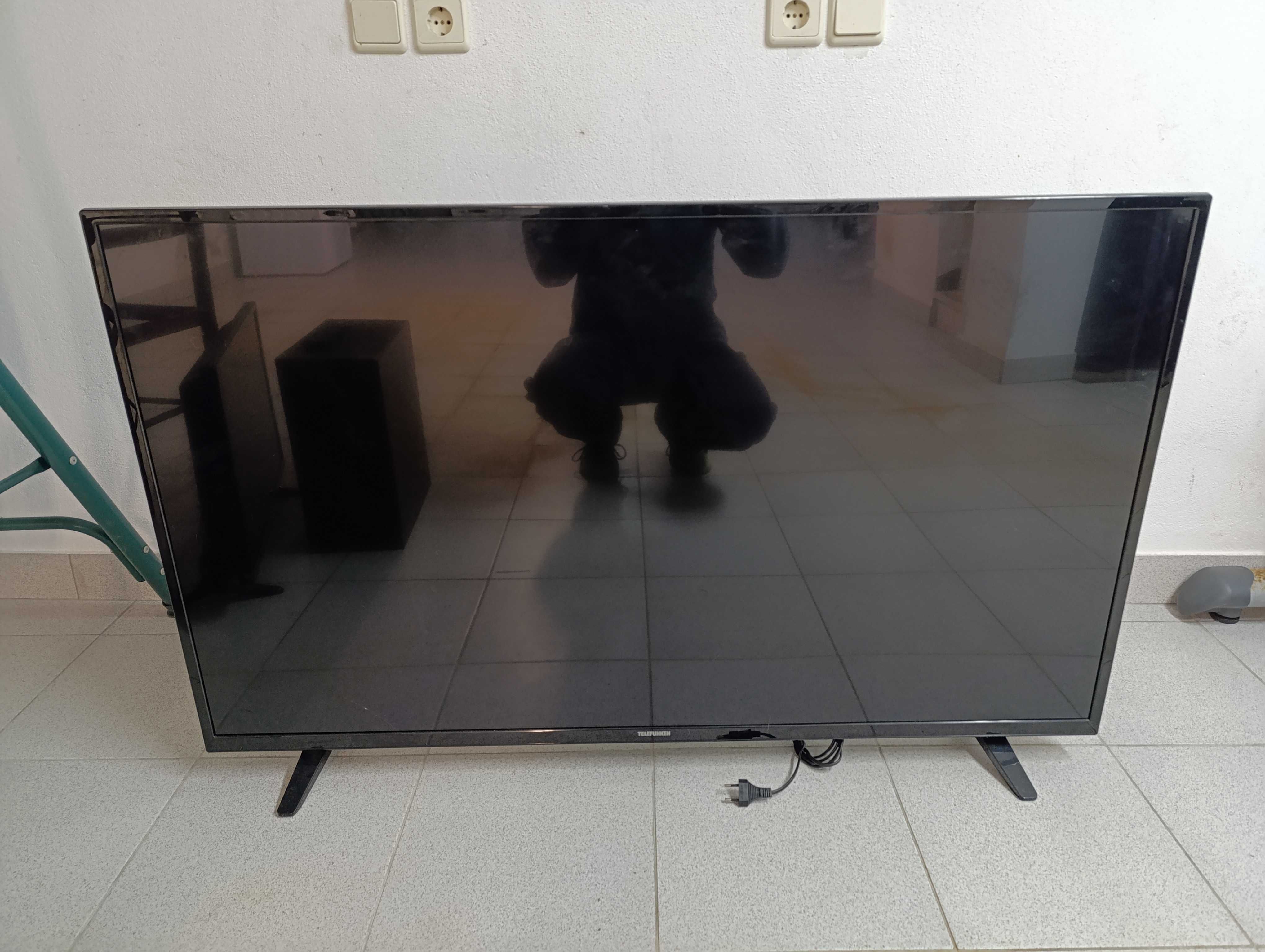 TV Telefunken de 55 polegadas para peças