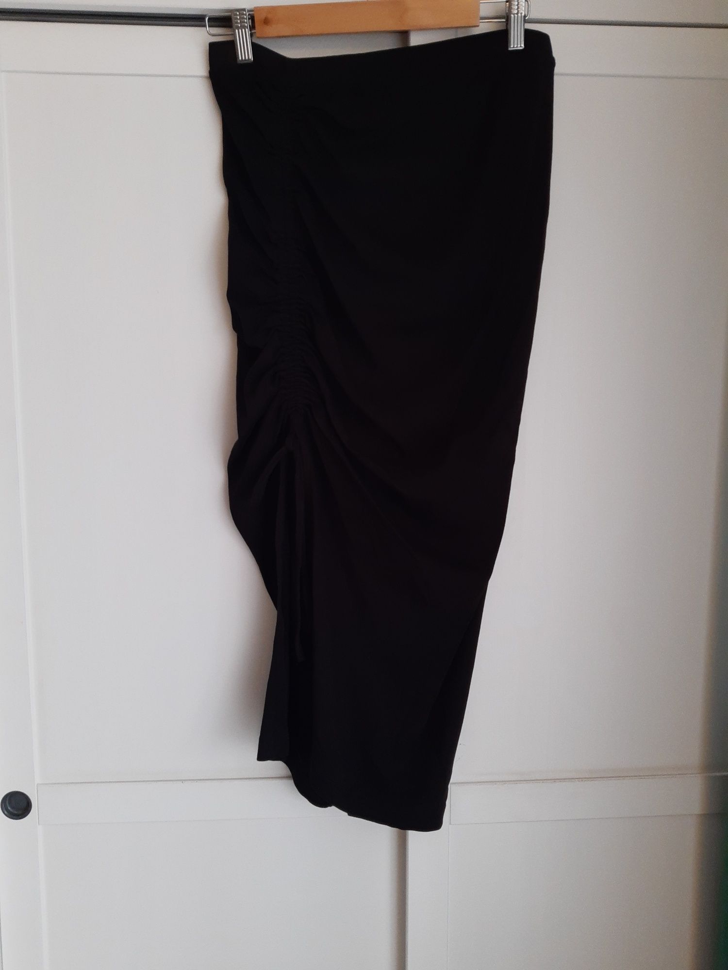Nowa spódnica ciążowa midi ze ściągaczem czarna r. M H&M Mama

Podkreś