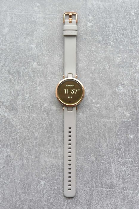 Garmin Lily бежевий з золотистим безелем
