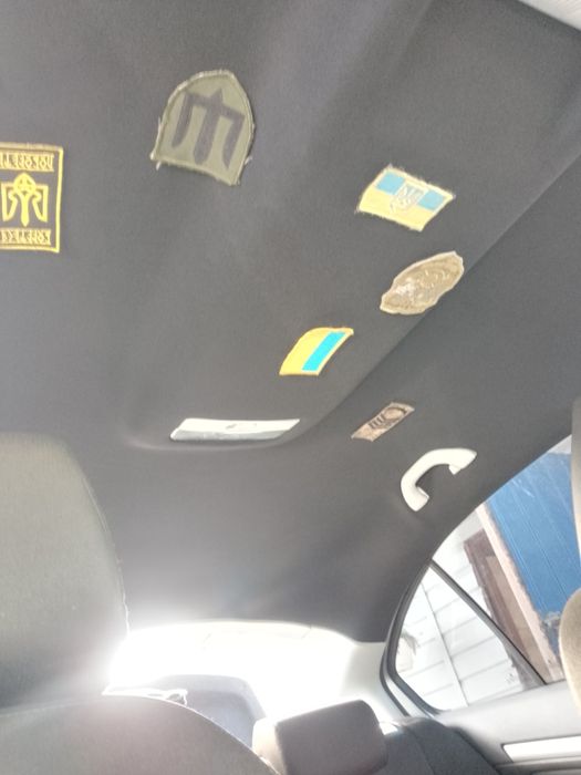 Продам автомобіль в дуже хорошому стані робити нічого не потрібно шкод