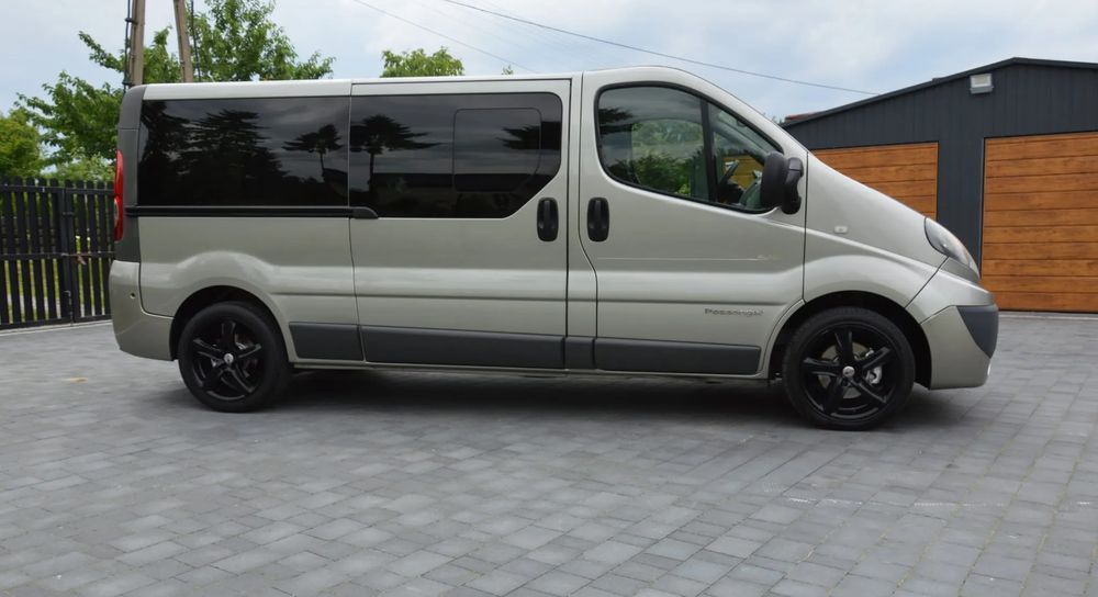 Renault Trafic 2.0 dCi 115 LONG_1Wł_Klima_Navi_Czujniki_Tempomat_POLECAM!!