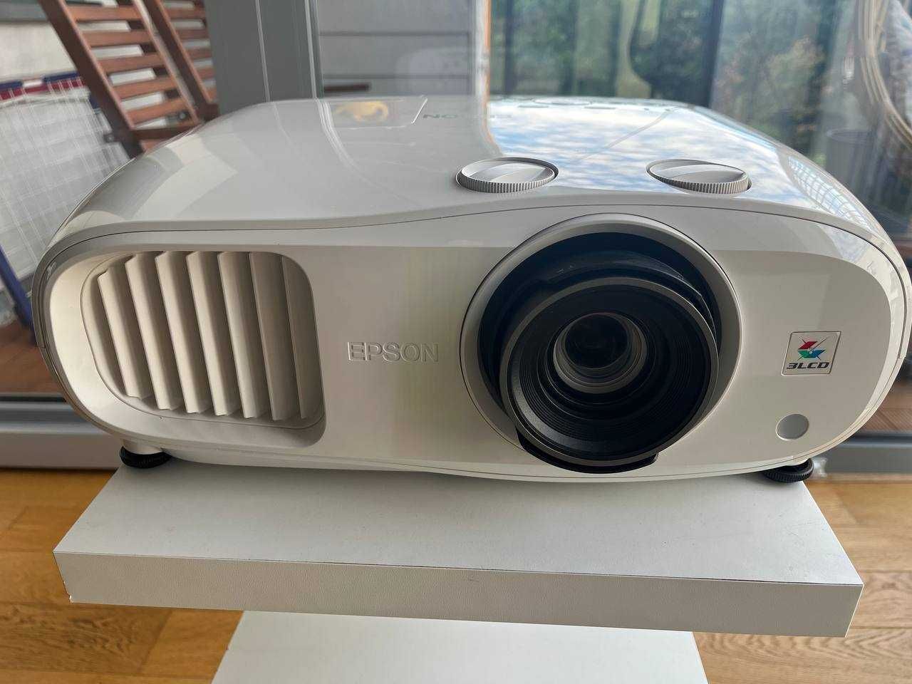 Projektor Epson EH-TW7000 (prawie nowy)