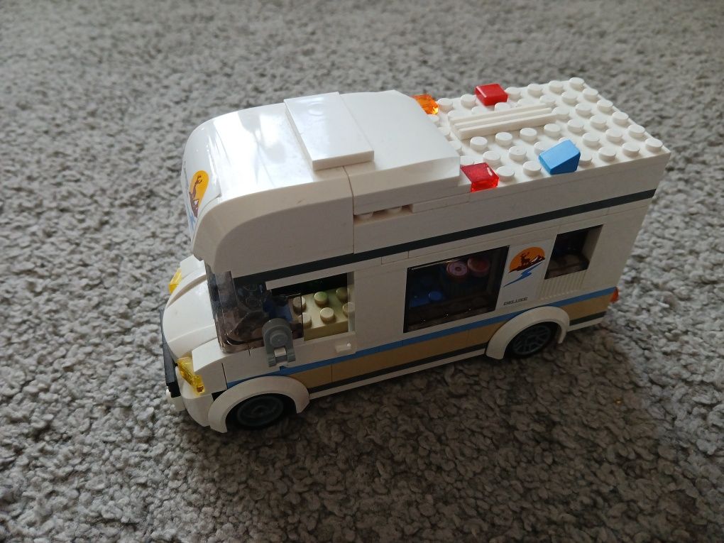 Lego kamper wakacyjny 60283