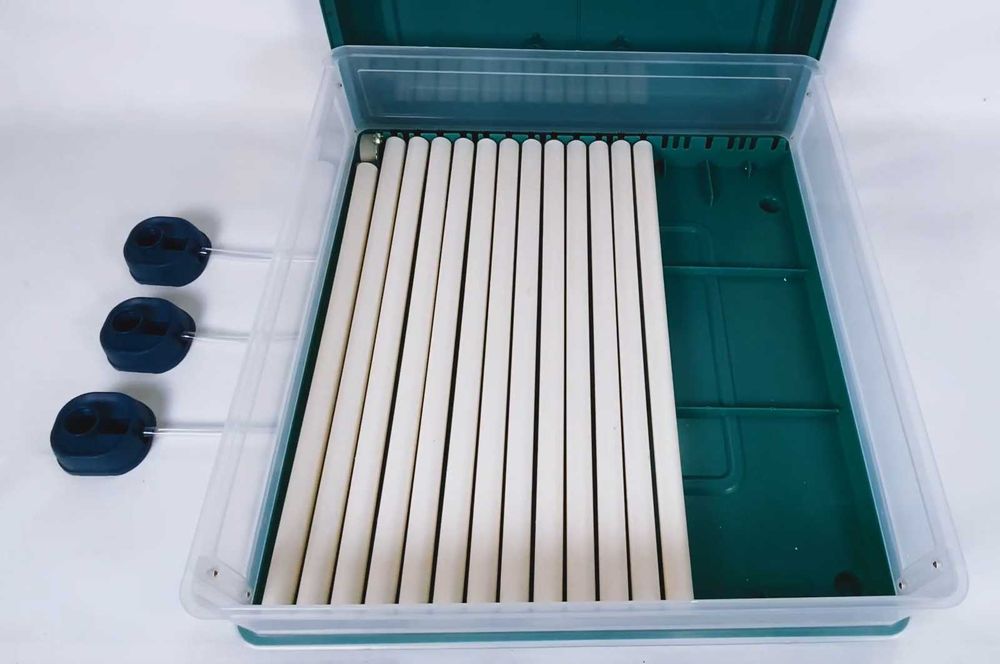 Инкубатор автоматический (220/12В) ПТАХА на 130 куриных яиц  Інкубатор