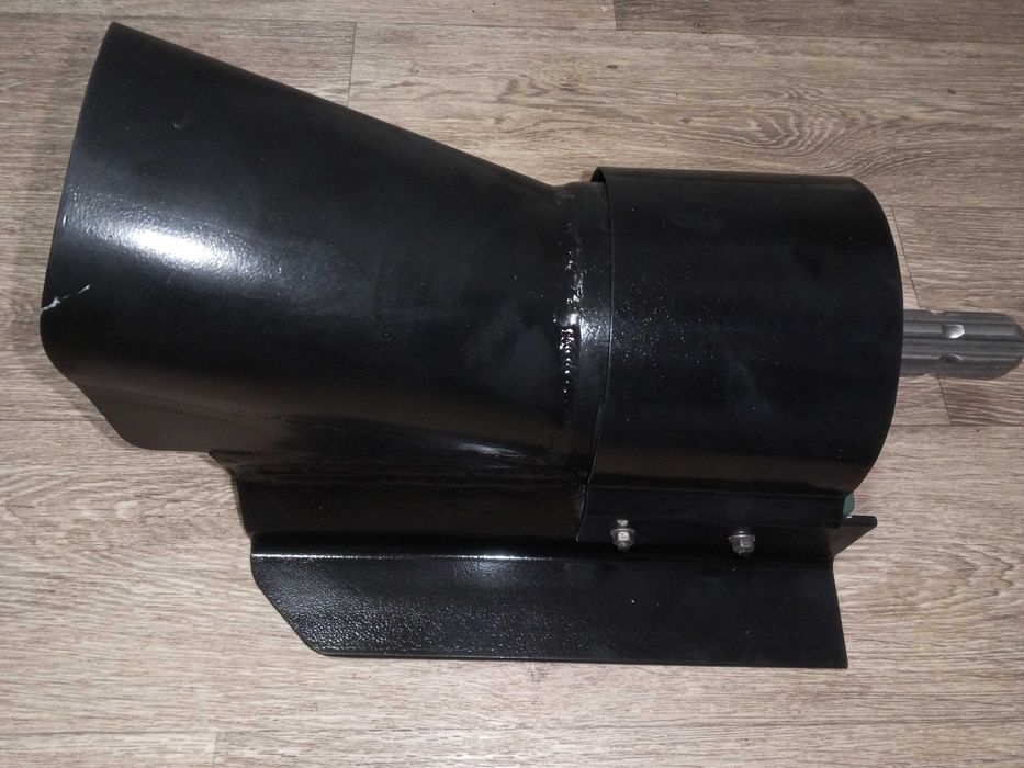 Ріжучий модуль шнекового подрібнювача гілок.