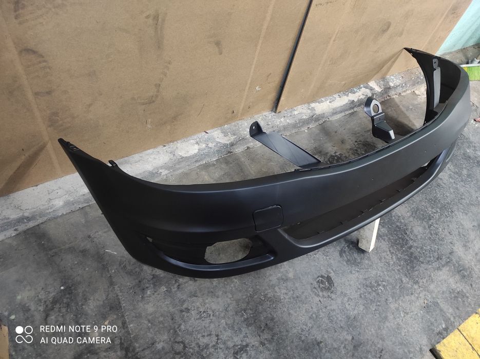 Бампер передній Dacia Logan логан