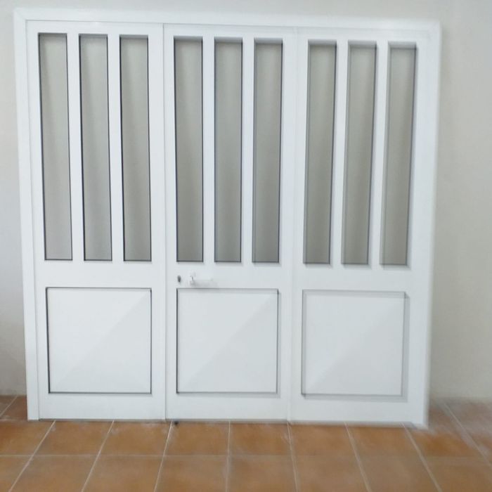 Porta Exterior em Alumínio Branca - 3 Folhas