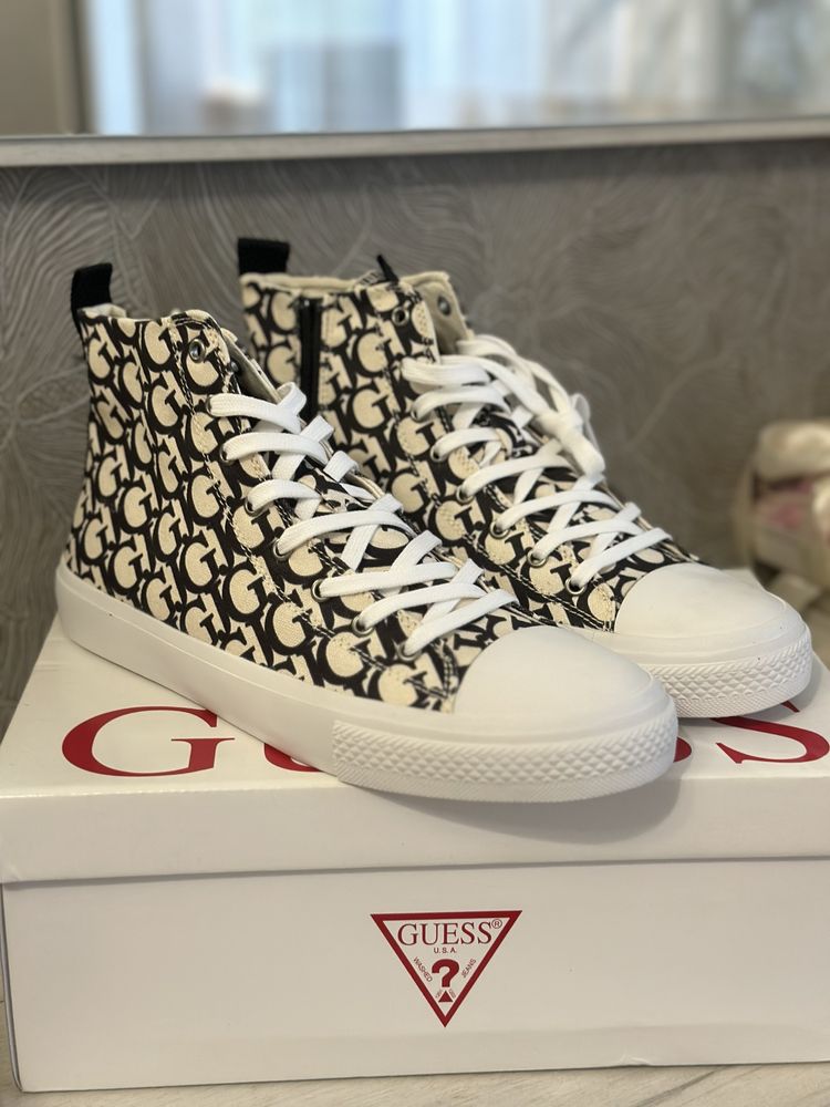 Макасіни GUESS