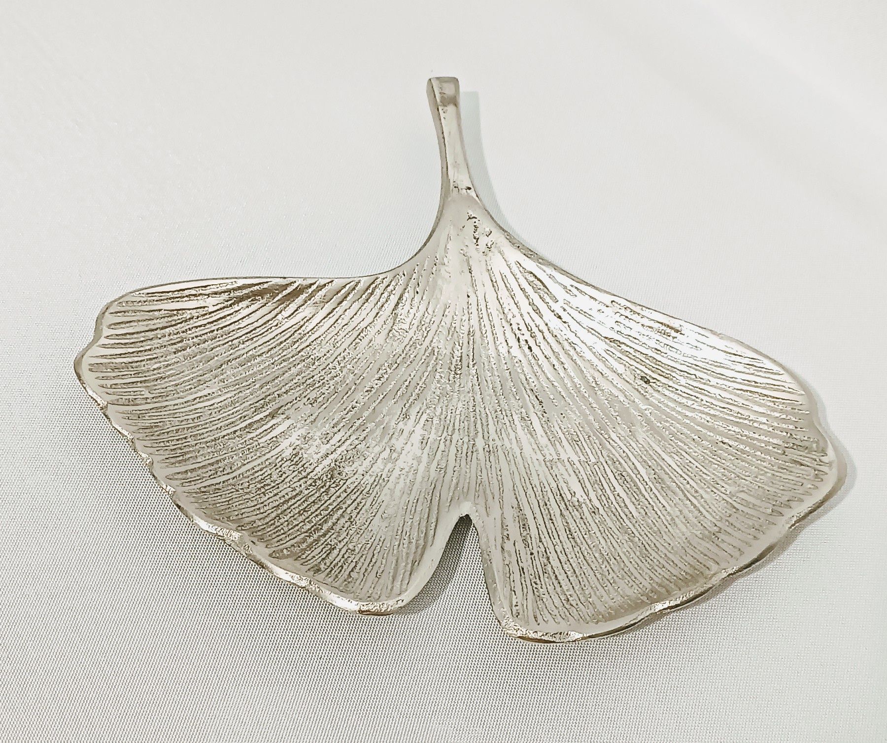 Taca dekoracyjna liść srebrny metalowa ozdoba na stół Nowa