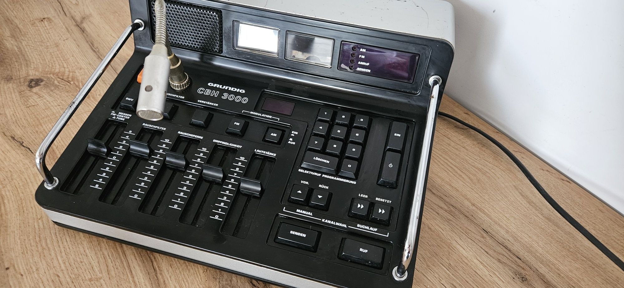 Grundig CBH 3000 CB radio bazowe stacjonarne