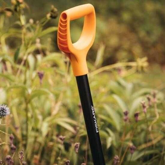 Лучшая садовая лопата из высокоуглеродистой стали Fiskars Solid