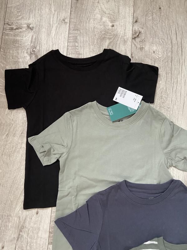 Новий комплект футболок h&m розмір 4-6 років