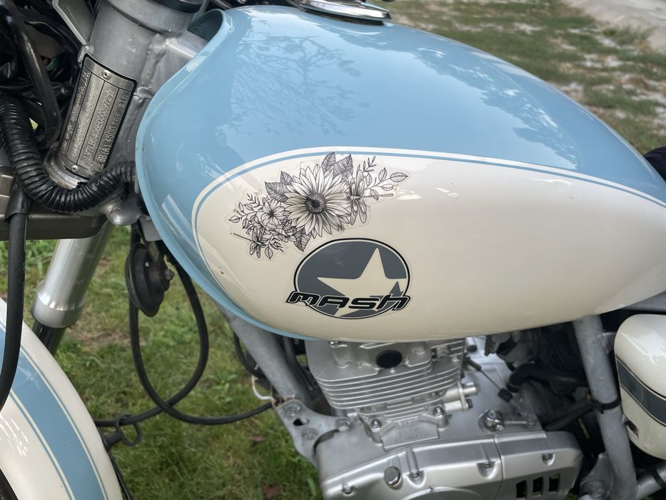 Mota café racer Mash