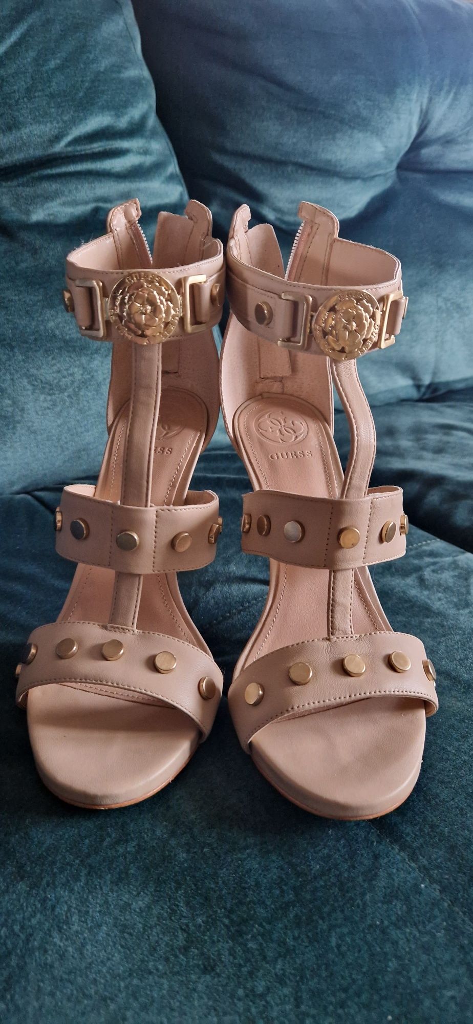 Buty Guess roz.38