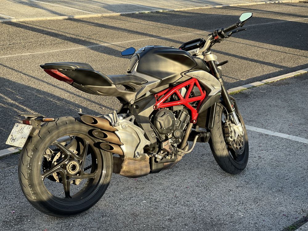 MV Agusta Brutale 800