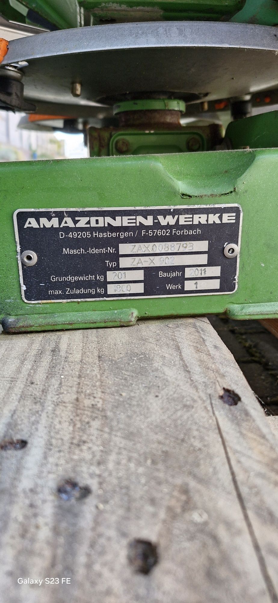 siewnik rozsiewacz do nawozu amazone za-x perfect