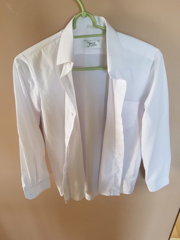 Koszula biała gładka elegancka 140 / 146 chłopięce na guziki