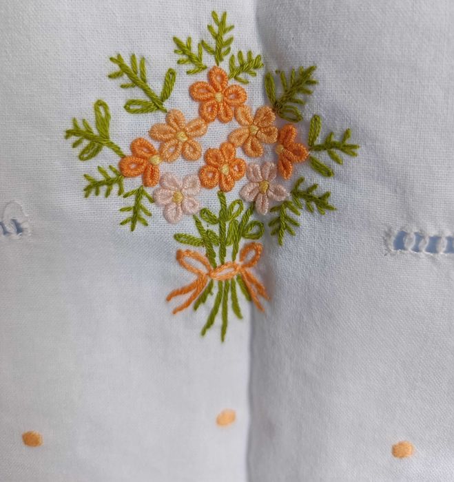 Toalha de Chá Bordada