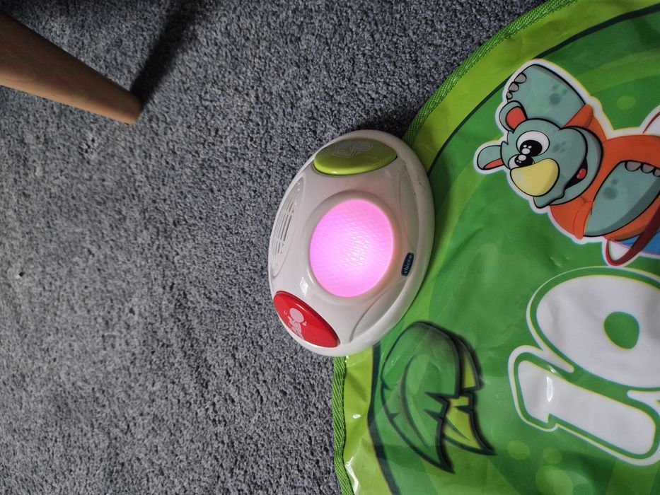 Mata grająca do zabawy Chicco