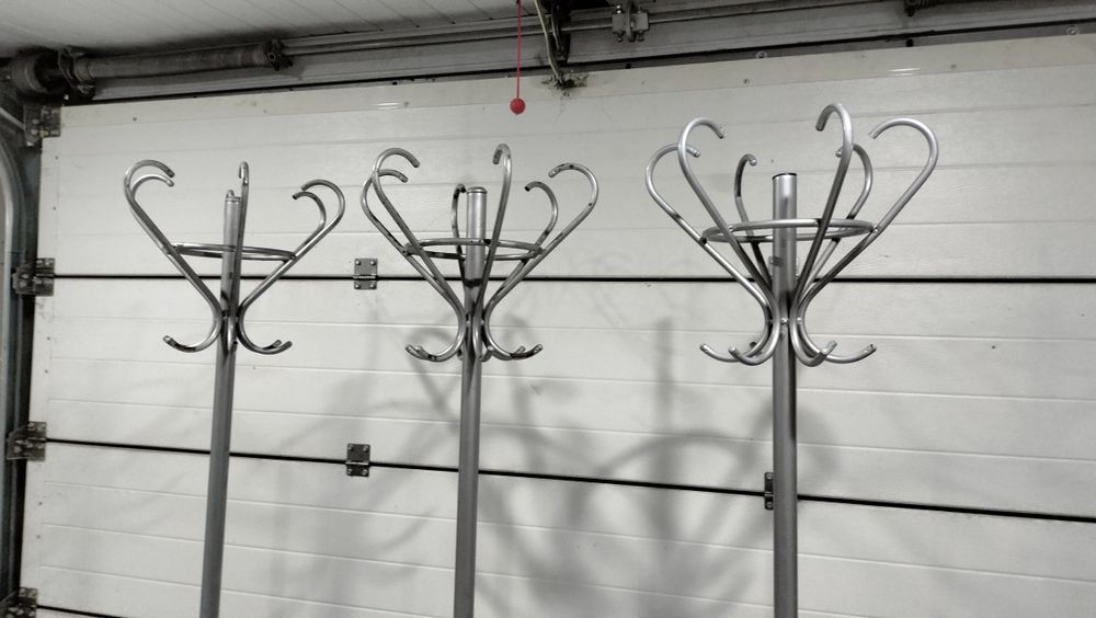 Продам вішалки .