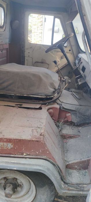 Продам автомобиль УАЗ-3303 с изотермическим фургоном