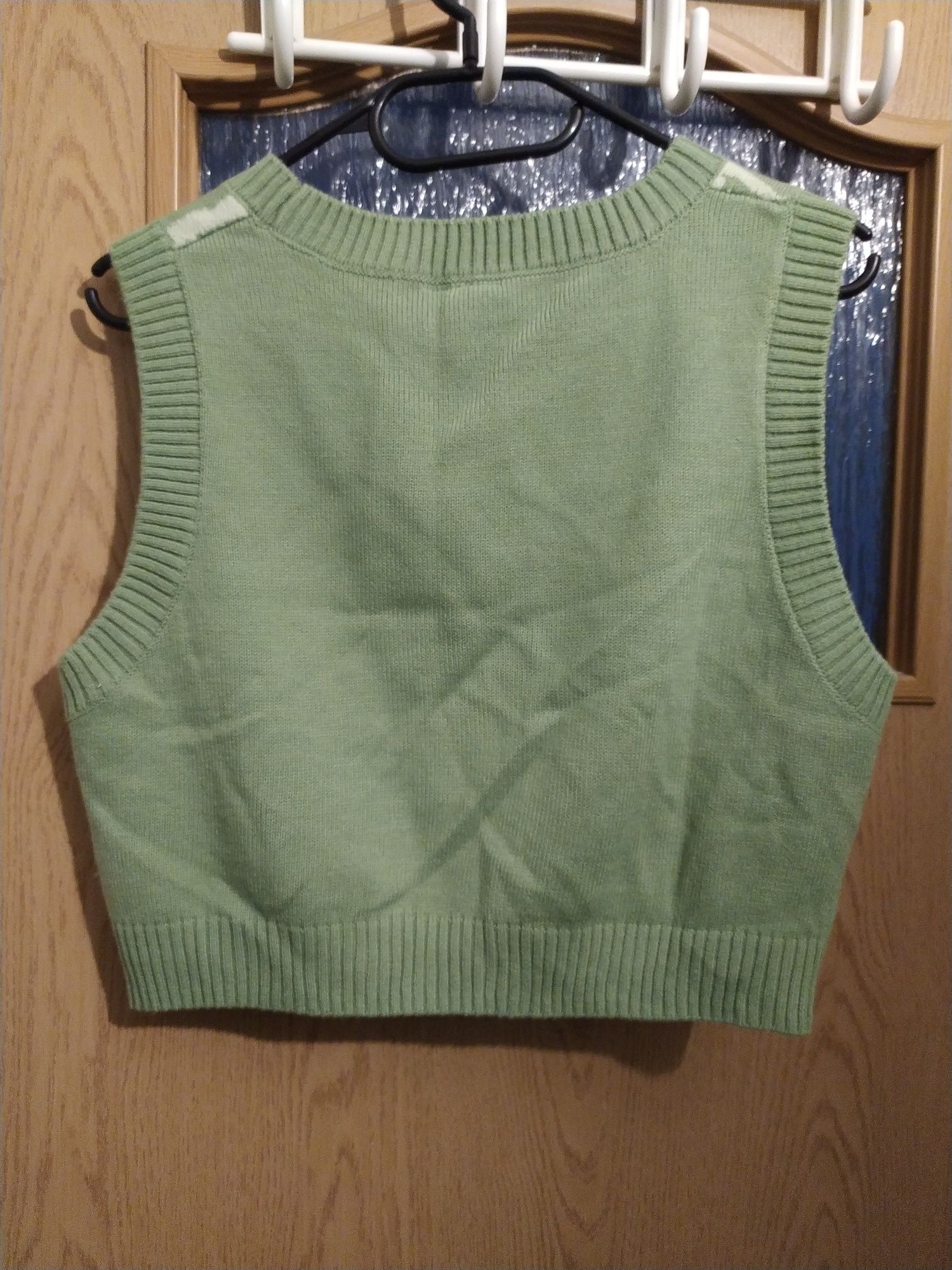 Krótki sweter/bezrękawnik damski r.M