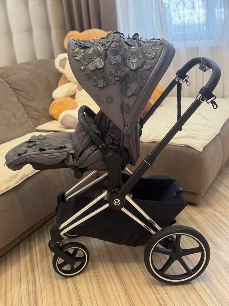 Продам коляску Cybex Priam Simply Flowers Grey 2 в 1