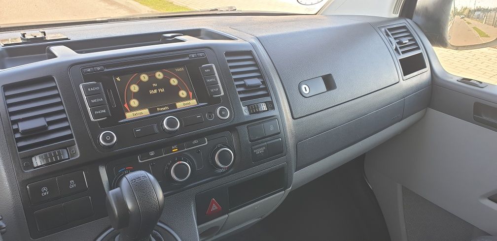 Volkswagen transporter t5 4x4 DSG automat klima webasto t6 caravelle