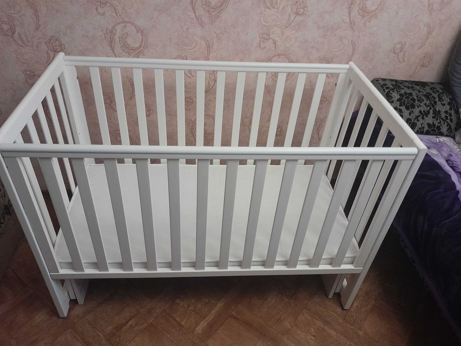 Дитячє ліжко з маятником