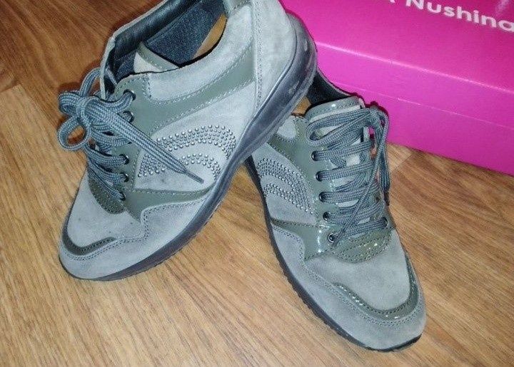 Жіночі кросівки Geox 40