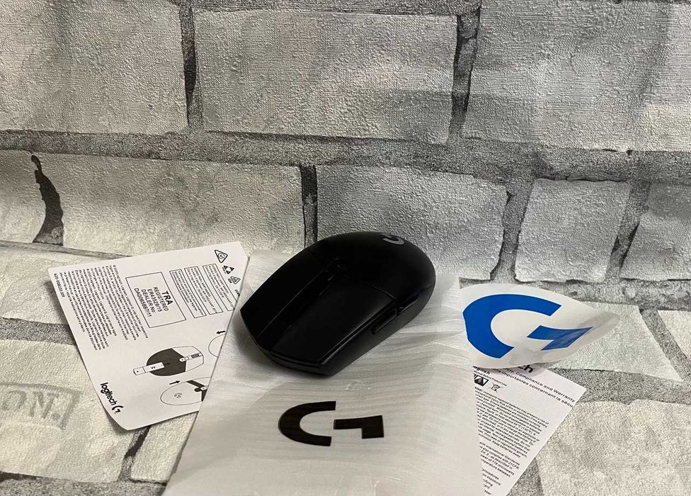 Мишка бездротова Logitech G304 чорного кольору