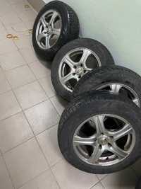 комплект шин + диски розміром 205/65 R16C  KUMHO