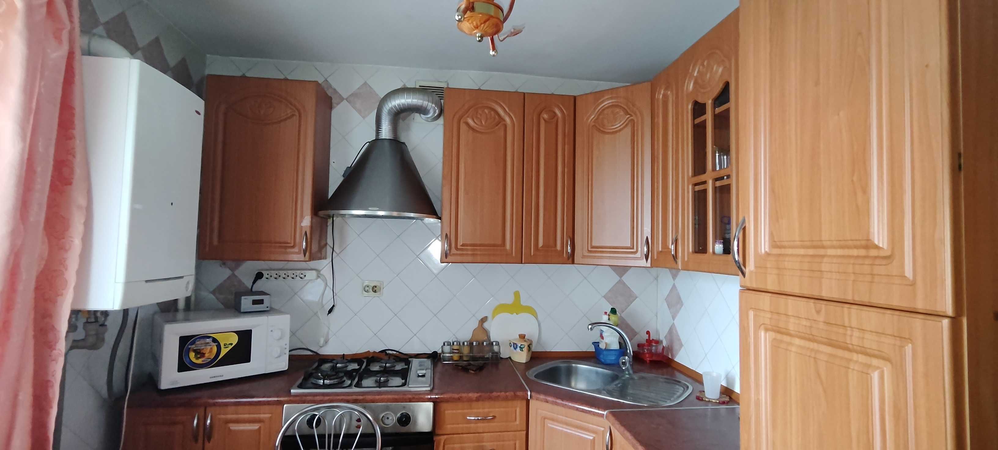 4 кімнатна квартира покращеного планування.Автономне опалення.Цегла