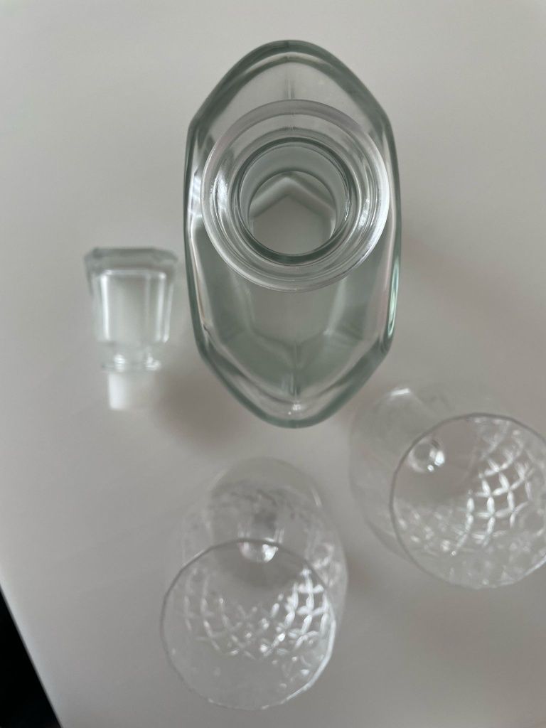 Conjunto: Jarro de cristal e copos