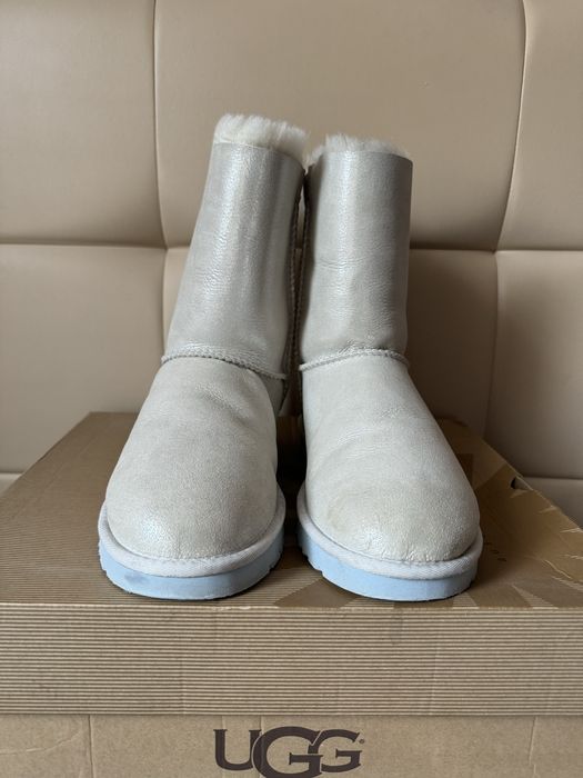 Ugg Bailey Bow I Do! 8US