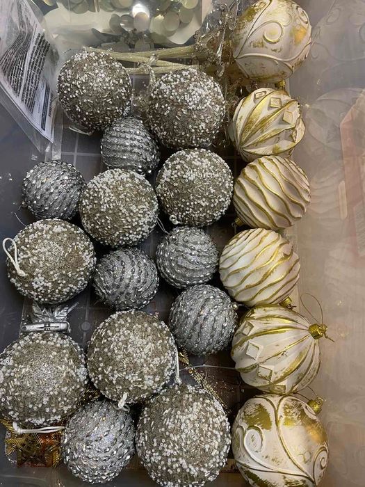 Продам елку искусственную новогоднюю