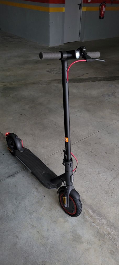 Trotinete Xiaomi Pro2 - Única + Acessórios Novos!