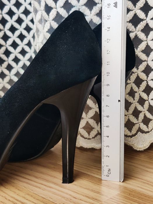 Туфлі чорні замшеві